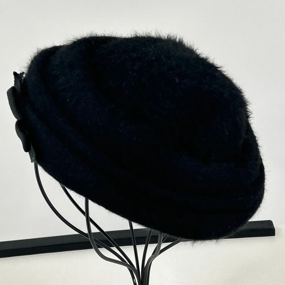 Vintage Black Fuzzy Beret Hat Bow Soft‎ Glam Winter Parisian Style Pillbox